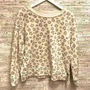 Cozy Animal Print sweatshirt size Large